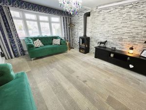Lounge- click for photo gallery